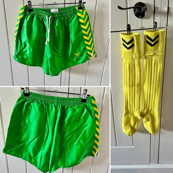 1984_85_Milk_Cup_Final_Shorts_Socks